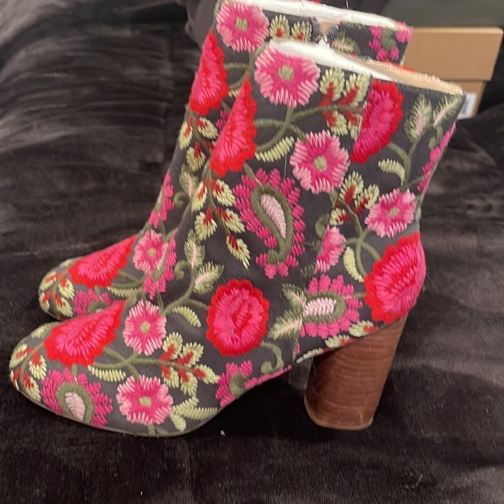 Soul society brand new pink embroidered floral boots size 7 - Picture 2 of 5